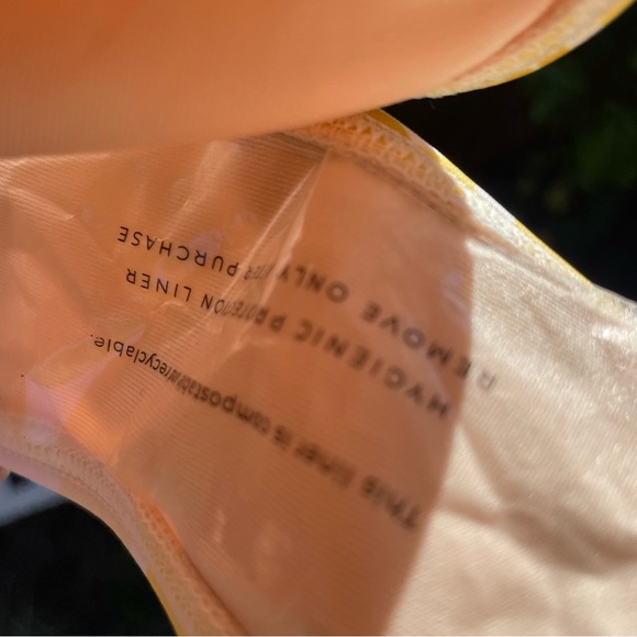 Peony Bikini Set // Daffodil // 12 - Picture 7 of 8